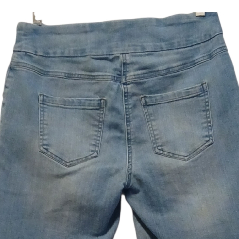 Westbound - NWOT, Denim Jeans, Front Slimming Panel, 5 Pocket Style, Size 6P - Picture 6 of 7
